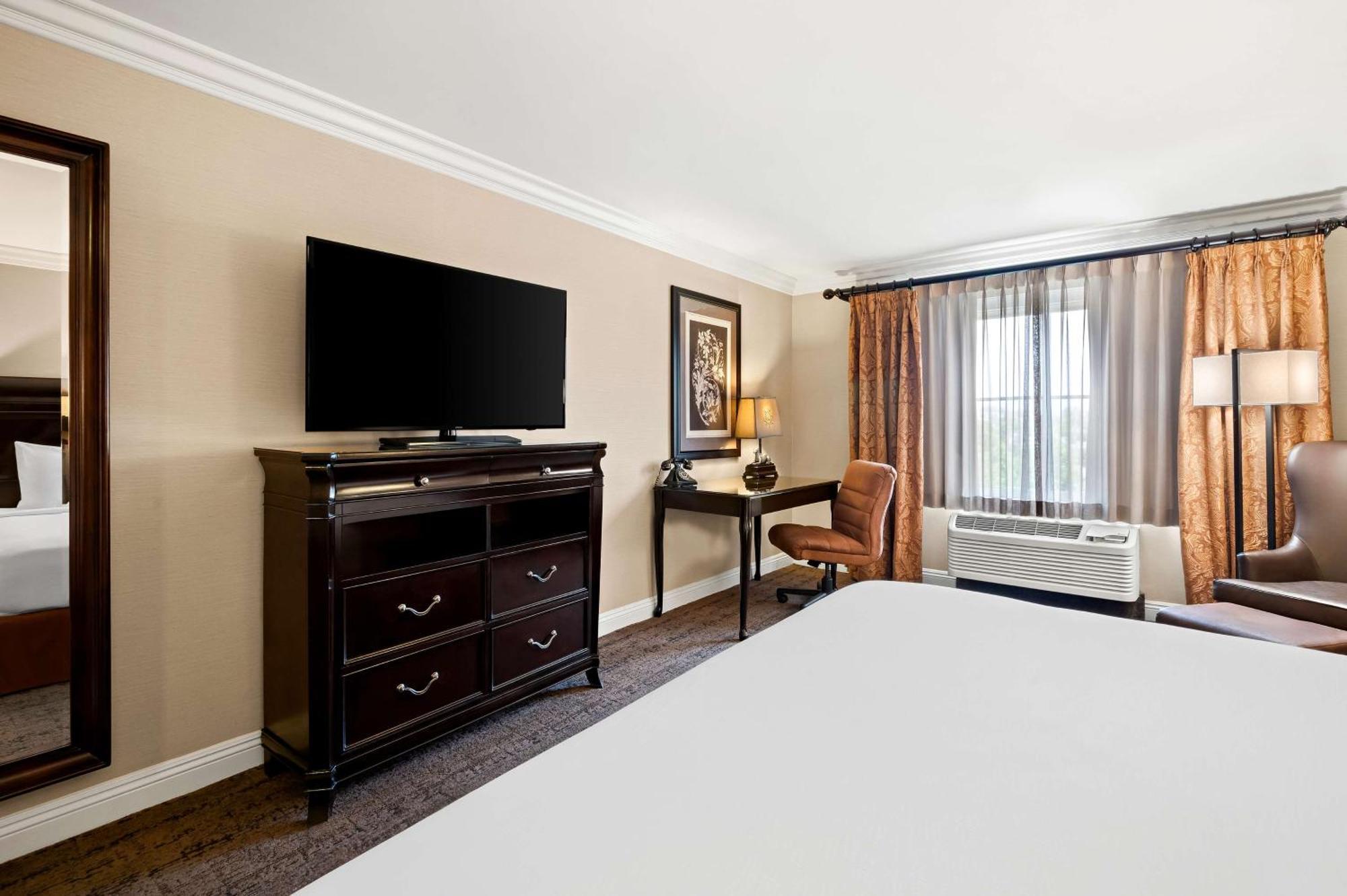 Best Western Ontario Mills Mall Екстериор снимка