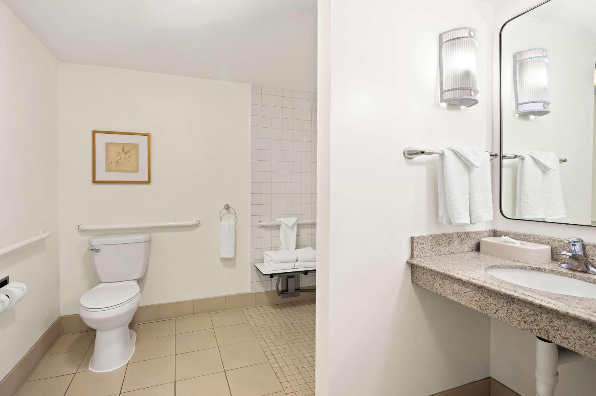 Best Western Ontario Mills Mall Екстериор снимка