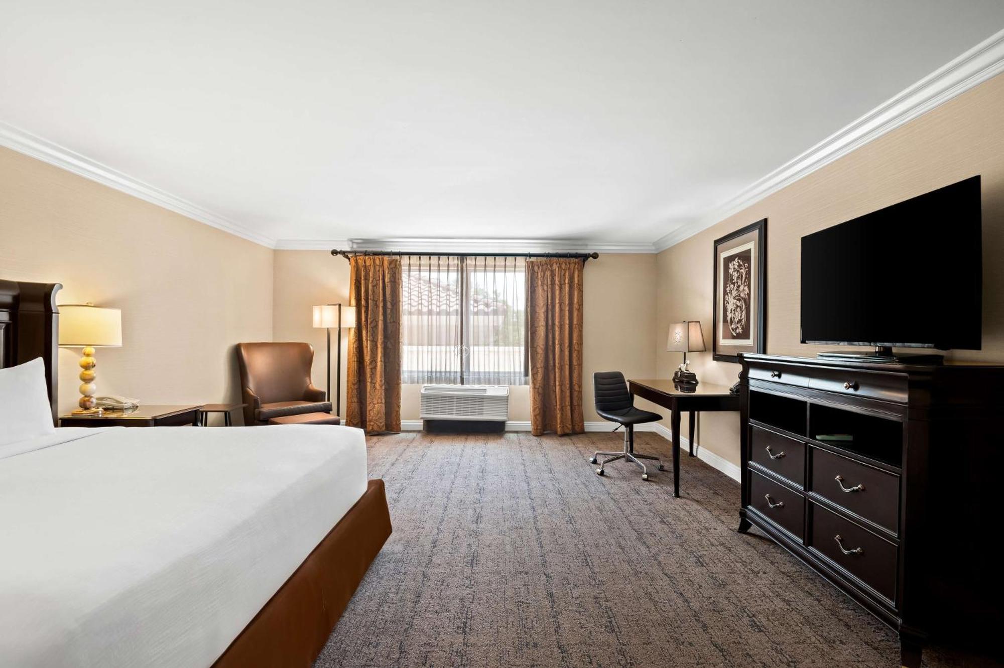 Best Western Ontario Mills Mall Екстериор снимка